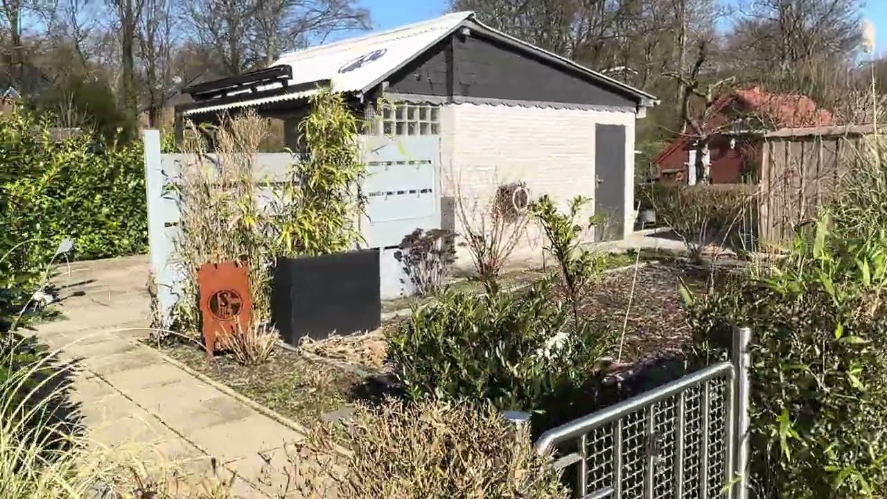 Pure nature – A peaceful garden stroll