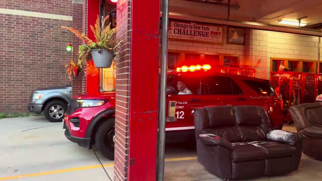 *URGENTLY* Chicago fire department battalion 12 responding