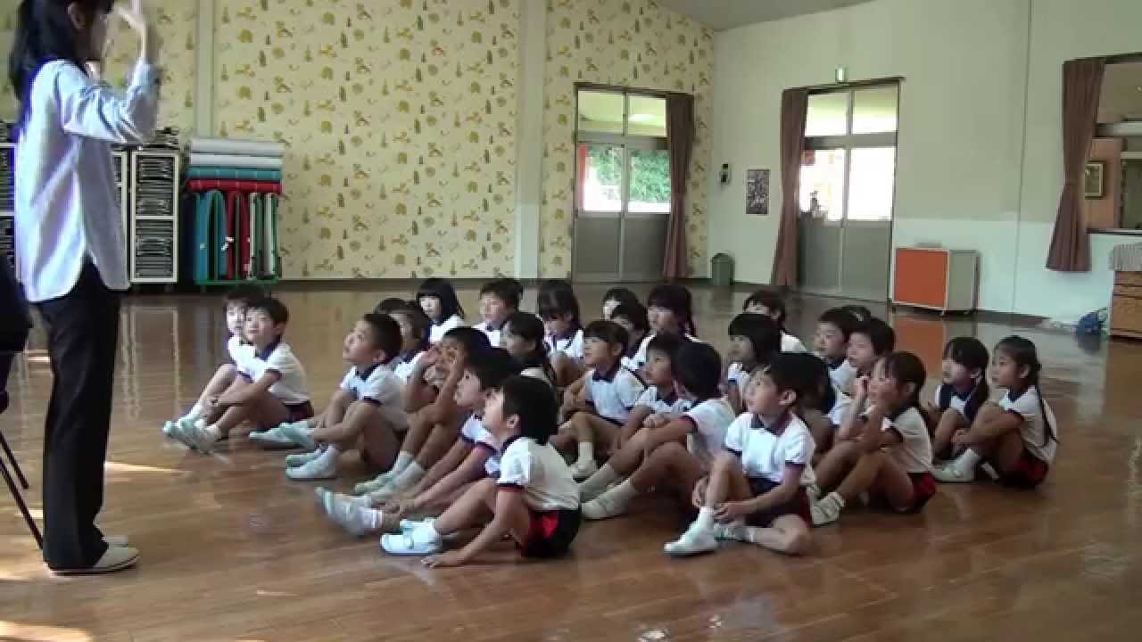 芽生え幼稚園　リトミック教室　ゆり組　大きな栗の木の下で