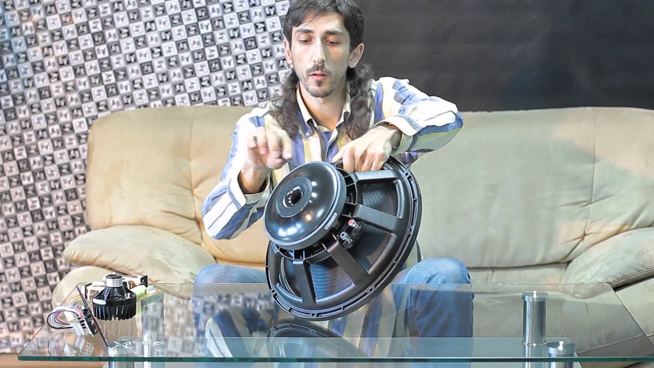 Акустическая система Electro-Voice ZX5 (UnPack Video)