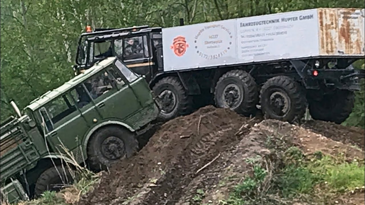 Tatra 813 8x8 im Gelände Offroad V12 Finowfurt 2019