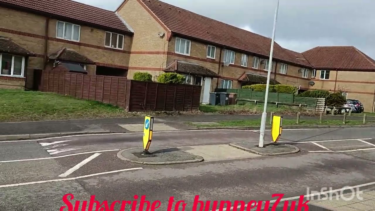 Walking from Lewsey farm to Linmere Houghton Regis in the UK 