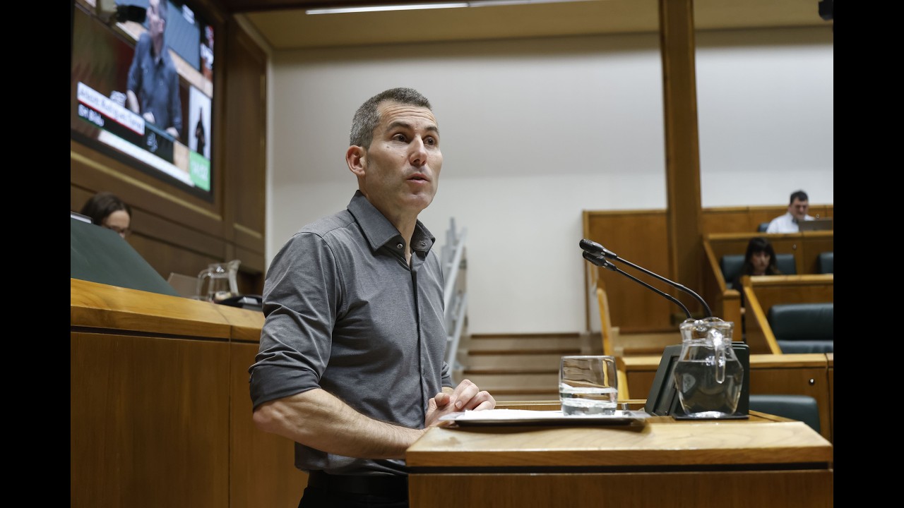 Arkaitz Rodriguezen hitzartzea gutxieneko soldata propioa aldarrikatuz