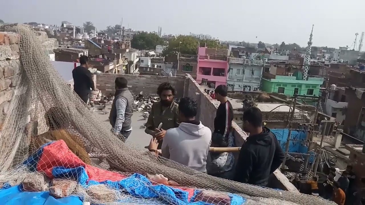 lucknow saz haidar ganj s mosin or haisnain bhai bhai ka saz jo panna bhai ki dekh rekh me udaya gya