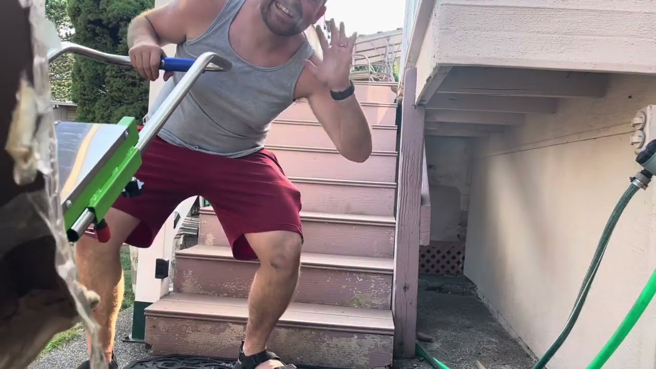 Save your back with this motorized stair climbing handtruck dolly from #Amazon #￼moving