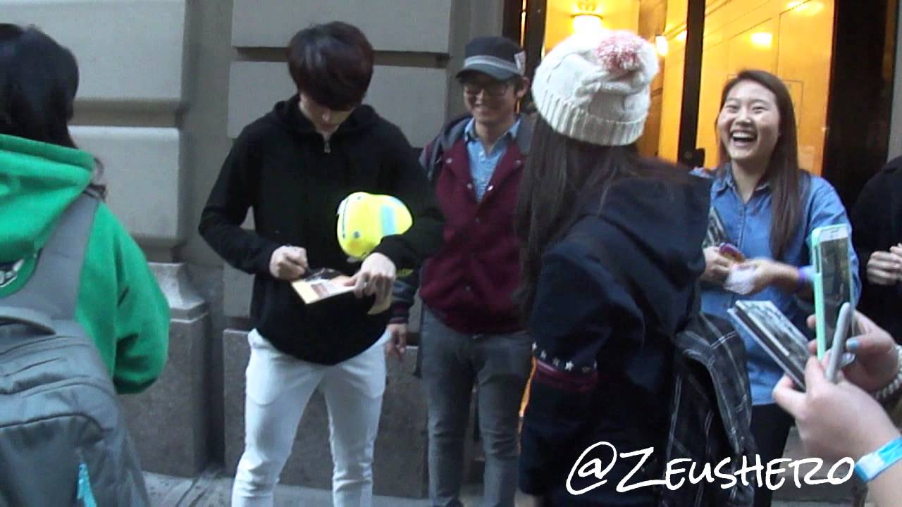 Infinite Woohyun AWESOME fan service @ Billboard studios NYC 20131118