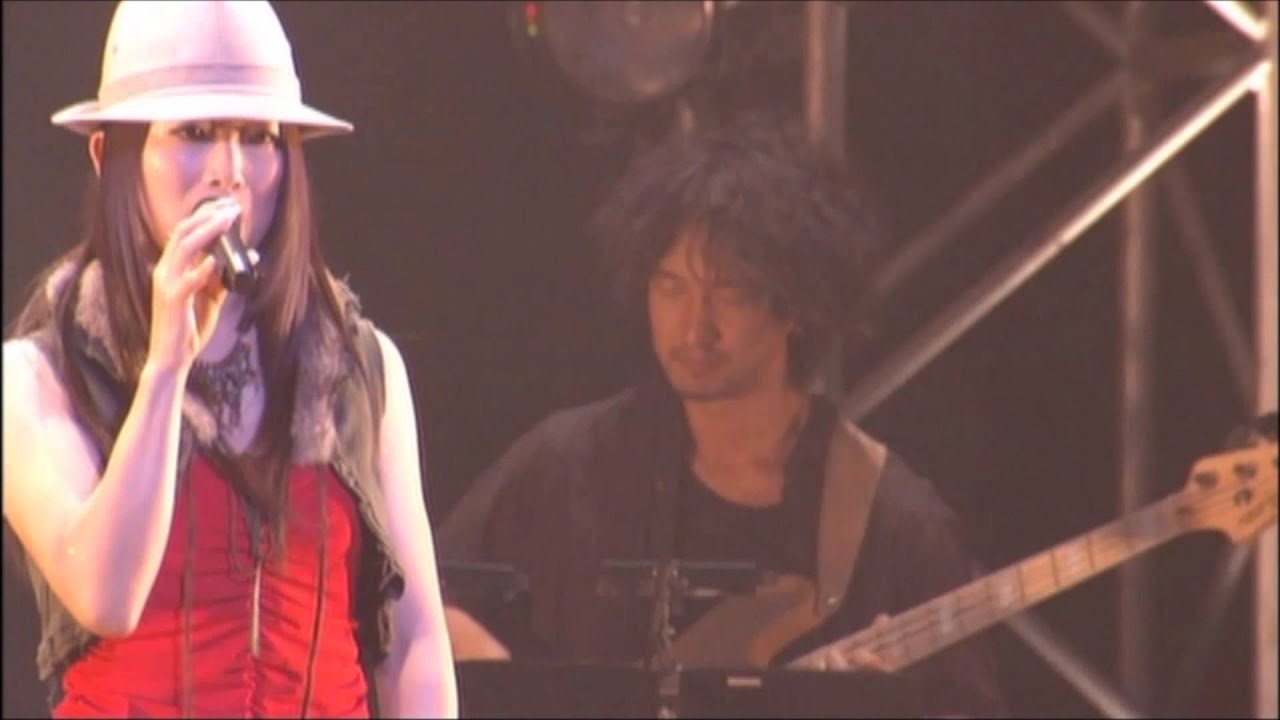 Lia - Disintegration (Live)