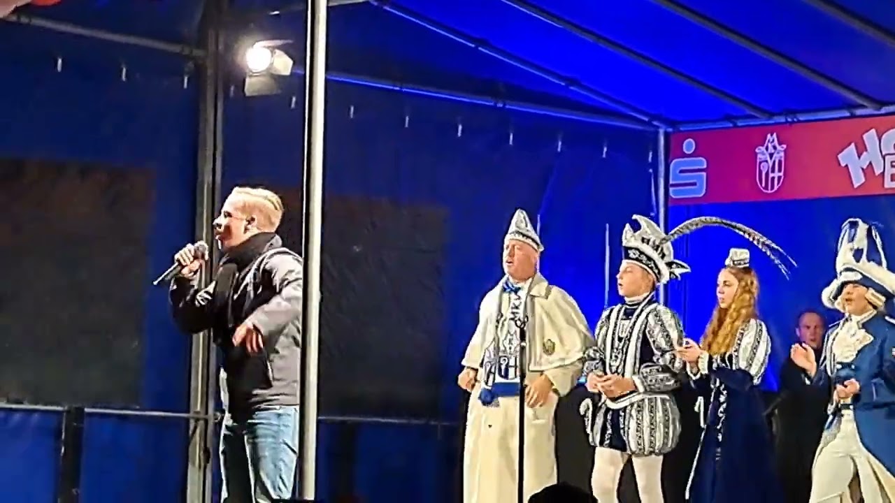 Hoppeditz Erwachen 11. 11 2022 ,Marion und Bernd. Helga und Gundula, Timo Schwarzendahl aus Köln