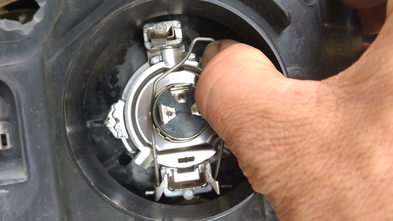 Lâmpada farol LOGAN E SANDERO a forma mais fácil de trocar!