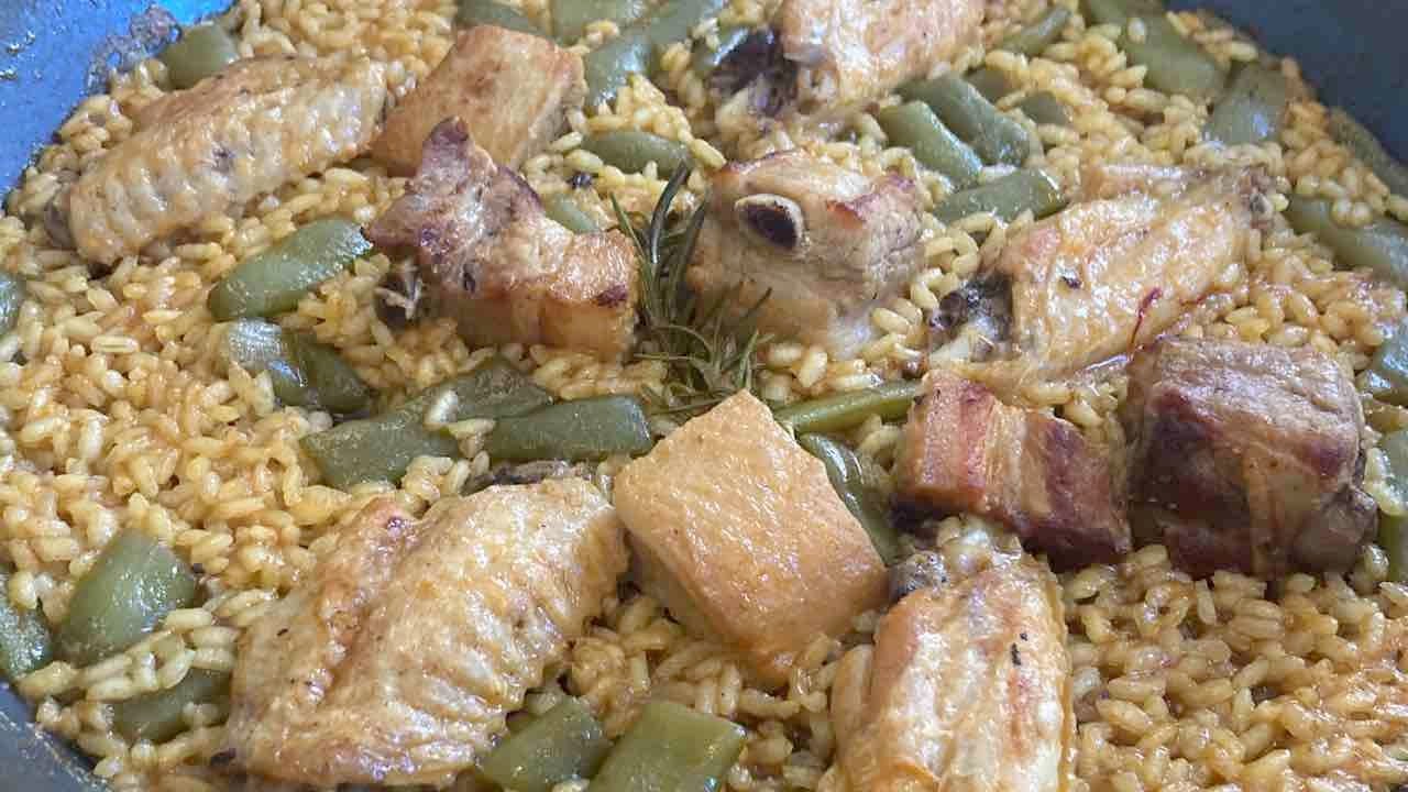 Mini paella valenciana para estudiantes