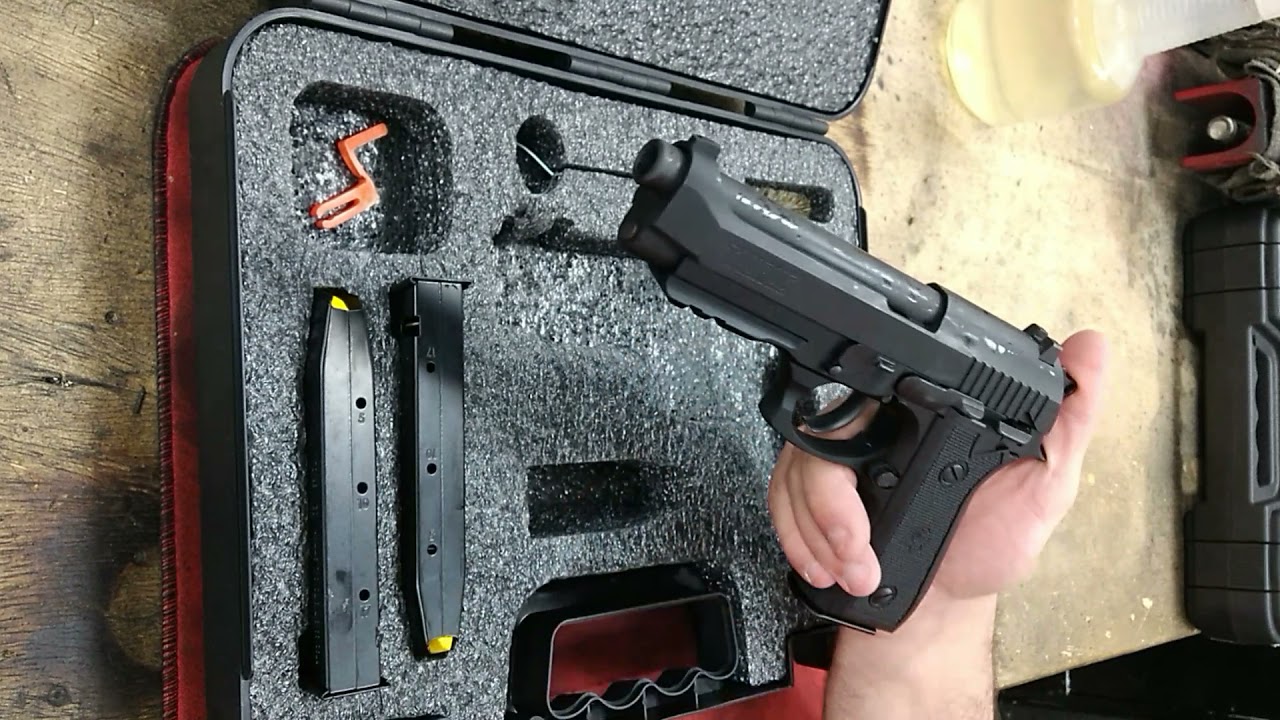 Unboxing TAURUS PT92 OX