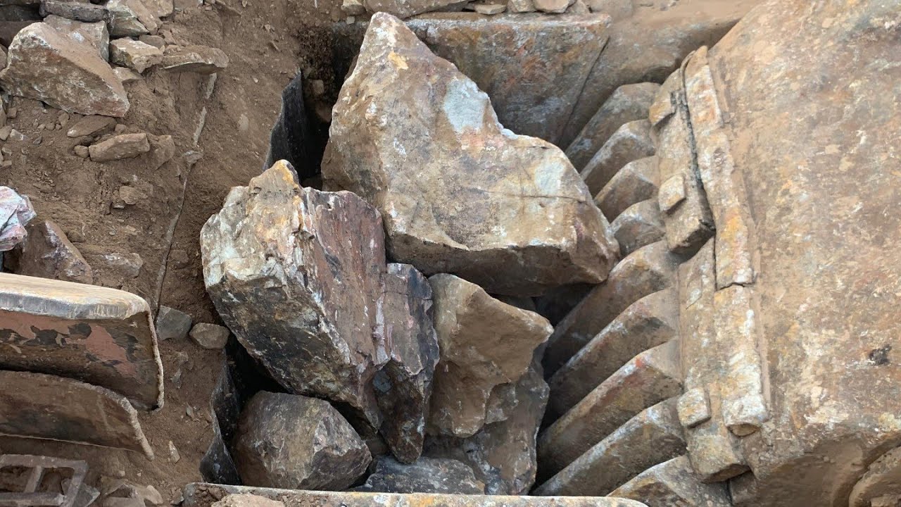Giant Rock Jams Stone Crusher | Worker Breaks It With Massive Hammer | Extreme Crushing 126