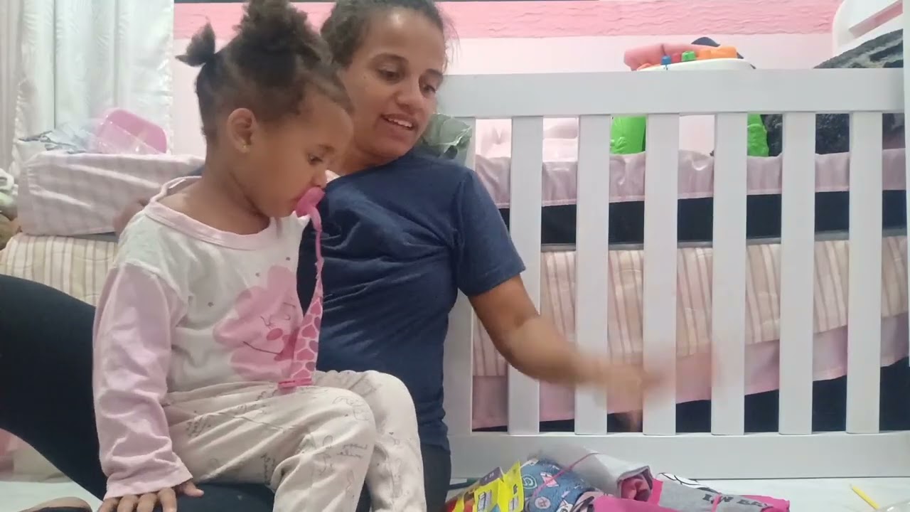 Arrumando a mochila da minha filha 
