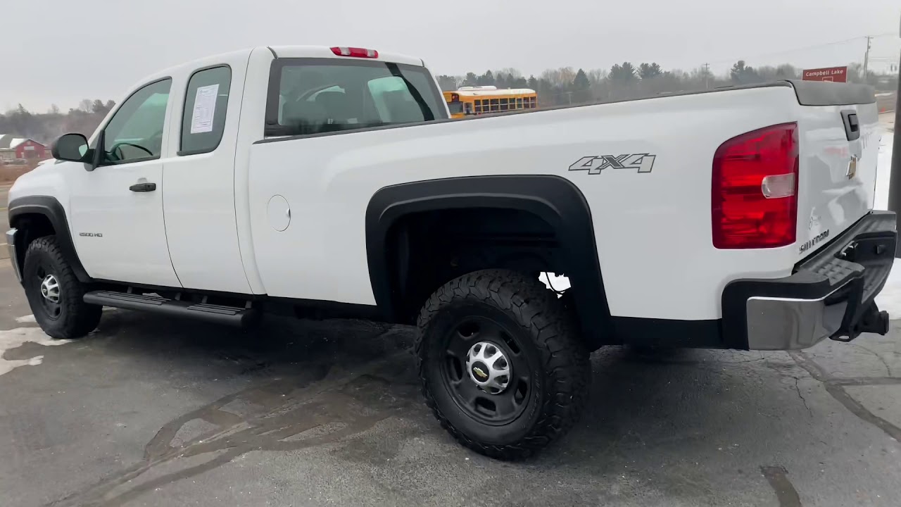 2011 Chevy Silverado 2500HD Extended Cab 6.0 V8 at Comodo Motors