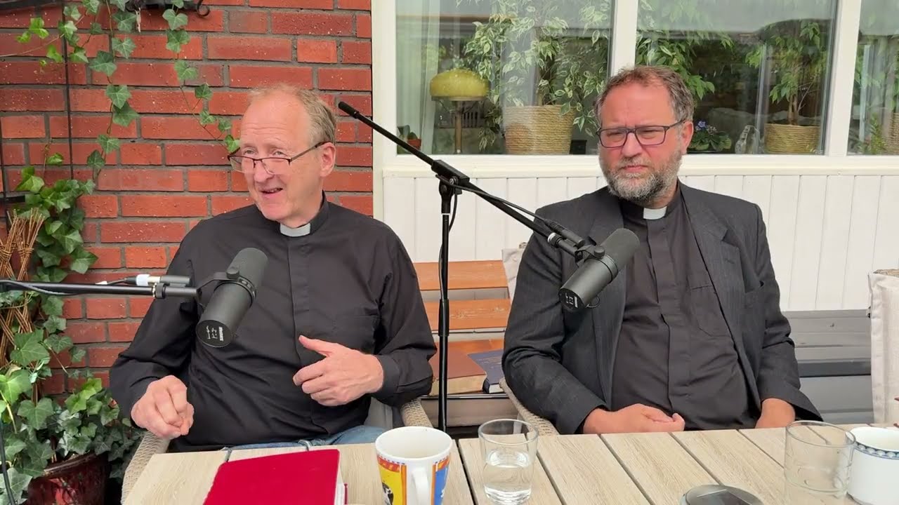 Varför tror vi att det finns en Gud och vad skiljer kristendomen från andra religioner?