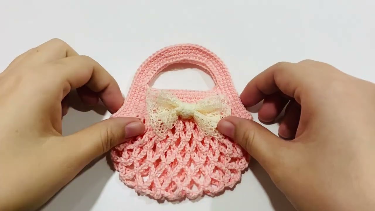 Túi đựng bình nước, túi đựng Airpods, rổ tai mèo.