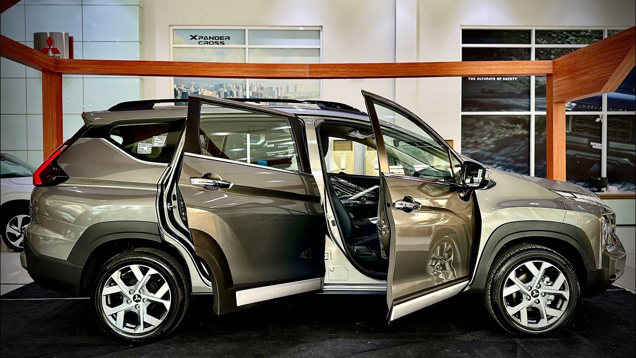 2025 MITSUBISHI XPANDER CROSS - 1.5L Family SUV (Silver Metallic)