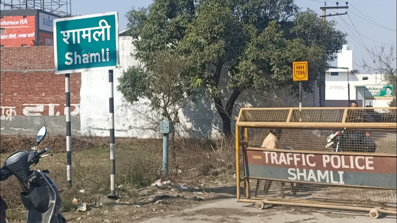 Home to shamli travel m aur mera ankal 😛😃😃😍