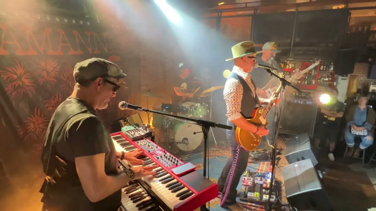 AMANN & THE WAYWARD SONS – Full Live Concert 4K @ AK Shelter (France) – September 28th, 2025
