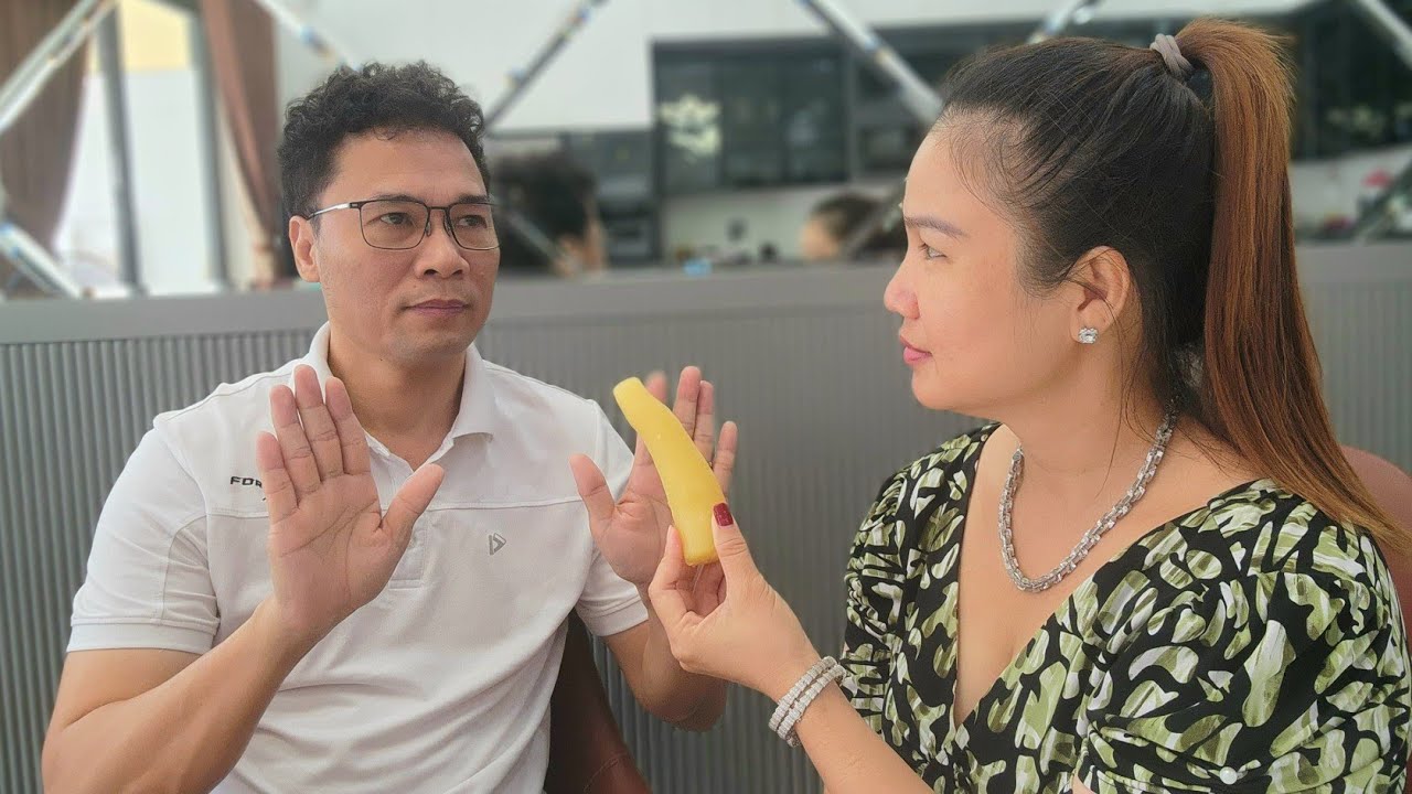 Sáng nào vợ cũng bắt ăn củ mì. 