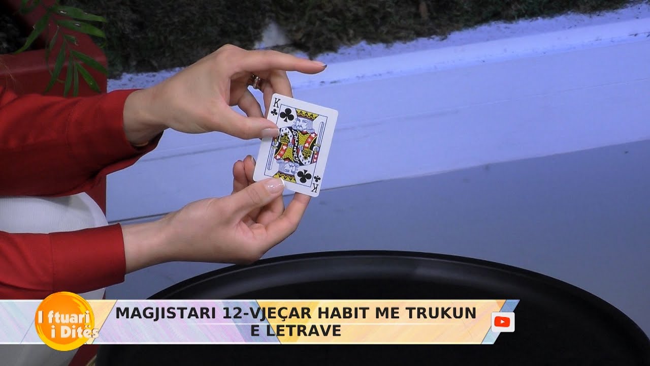 Magjistari 12-vjeçar i mahnit të gjithë, mjeshtër i trukeve me letra, shihni performancën e tij