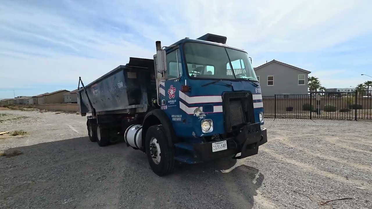 Republic Services of Las Vegas: Old Deisel Roll Off.