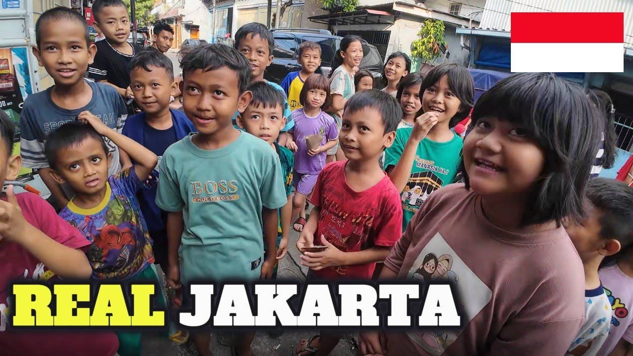 This is REAL Jakarta... and I LOVE it! (but it's sinking) 🇮🇩