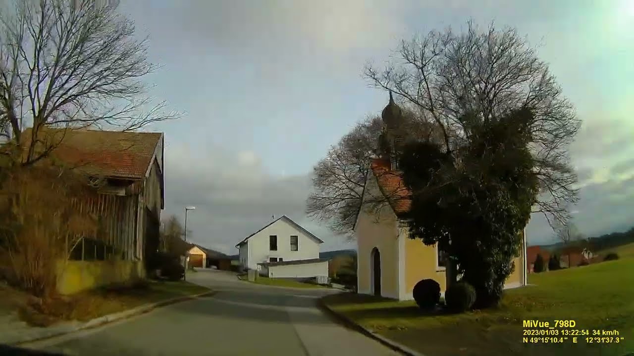 D: Hitzelsberg. Markt Stamsried. Landkreis Cham. Fahrt durch den Ort. Januar 2023