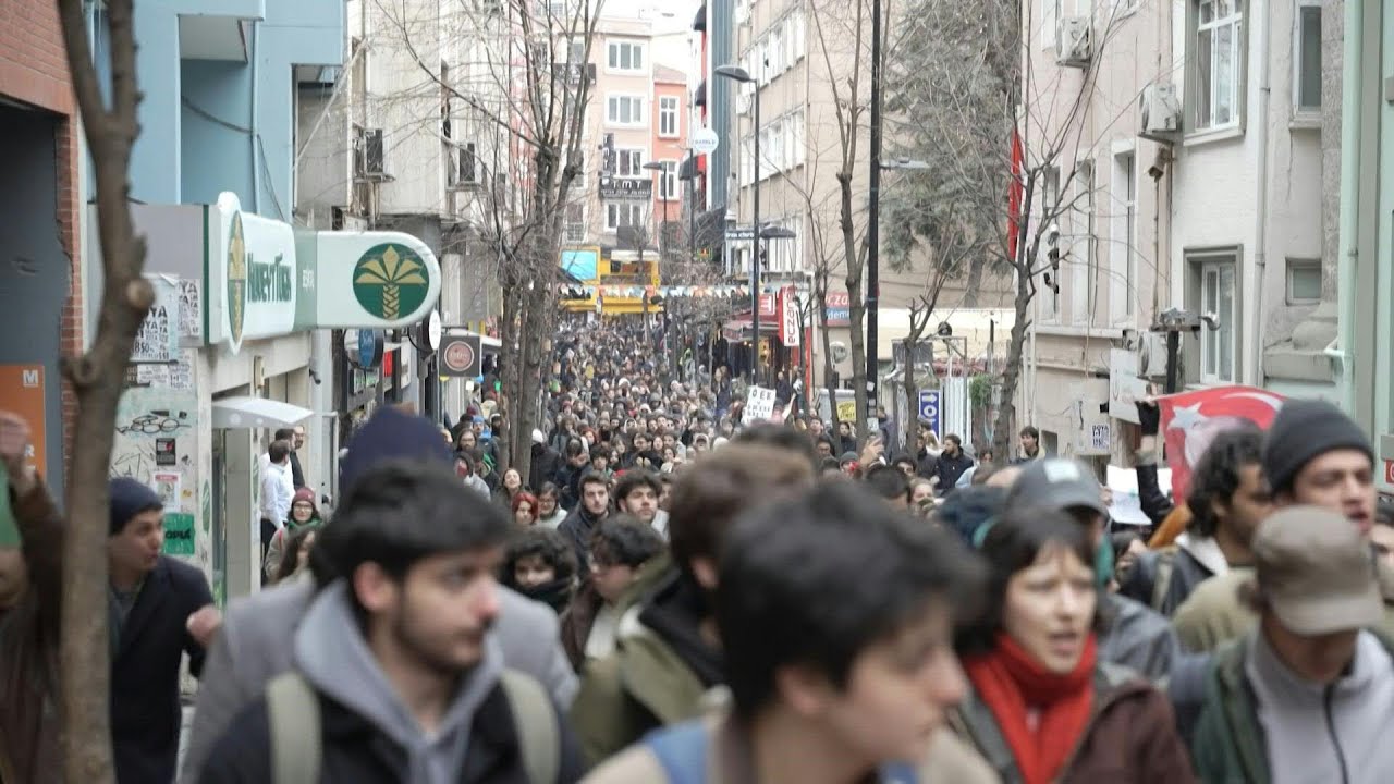 Students in Turkey protest against arrest of Istanbul mayor amid heavy police presence | AFP
