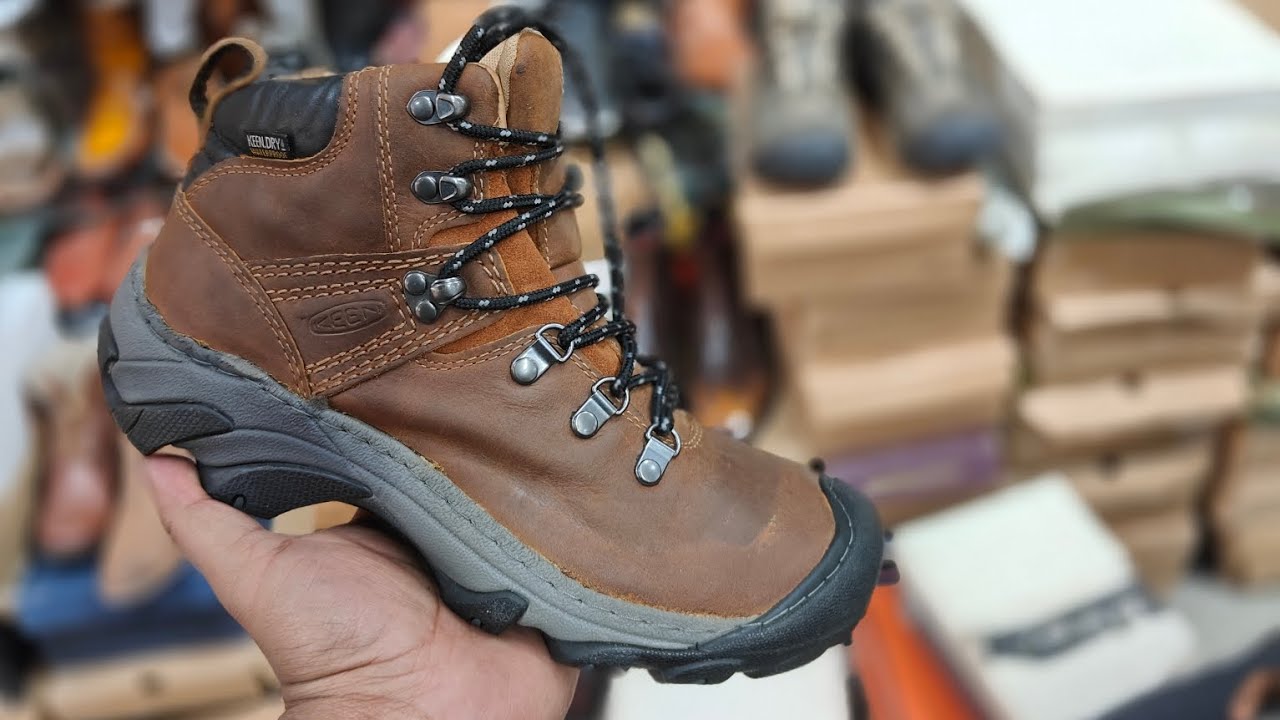 Shoelebrity is back. Cheapest branded export surplus shoes in Delhi 