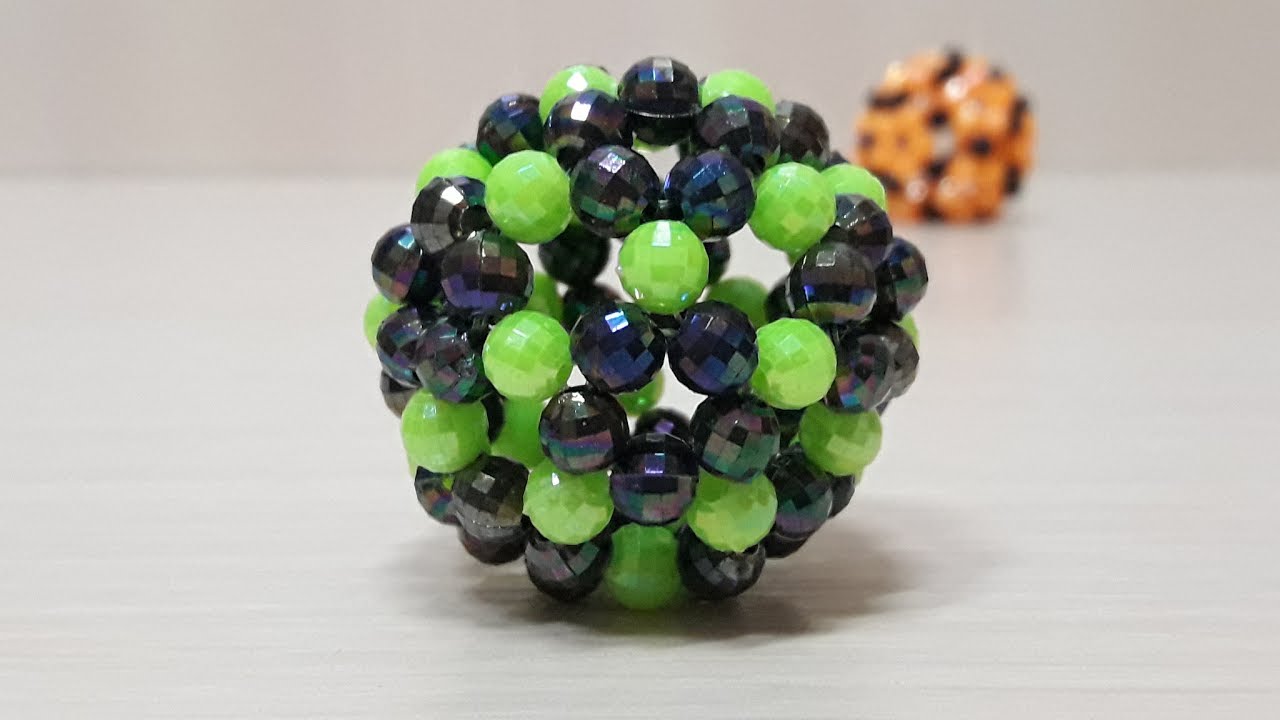 Мячик из бусин/Ball of beads