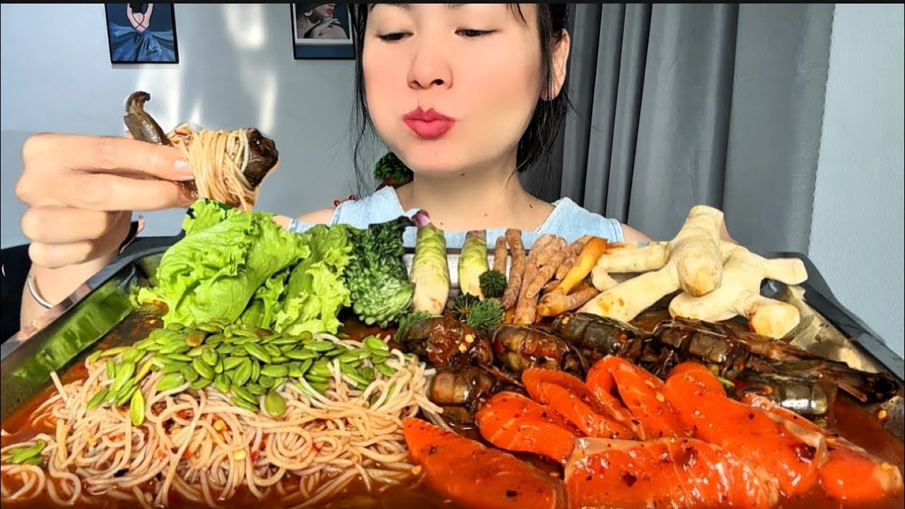 Thaifood ASMR ขนมจีนน้ำปลาร้ากุ้งดองเข้มข้นหอมนัวกินเมื่อไรก็อร่อยKhanom Jeen fermented MUKBANG SHOW