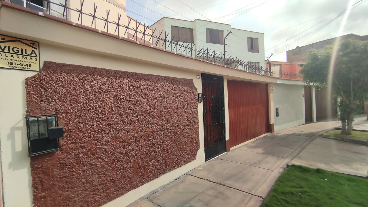 ¡Venta de Hermosa Casa en el Límite de Pueblo Libre!