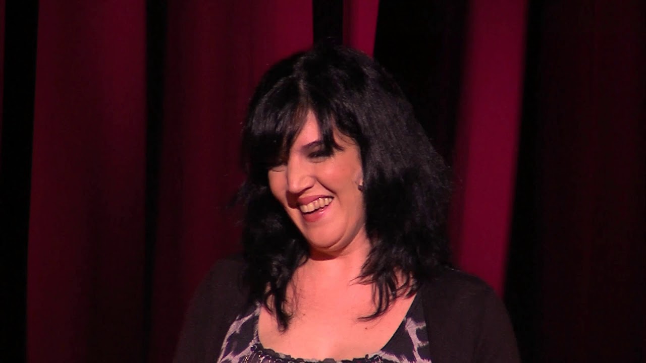 Natalia Carulias  - Stand Up.  www.nataliacarulias.com
