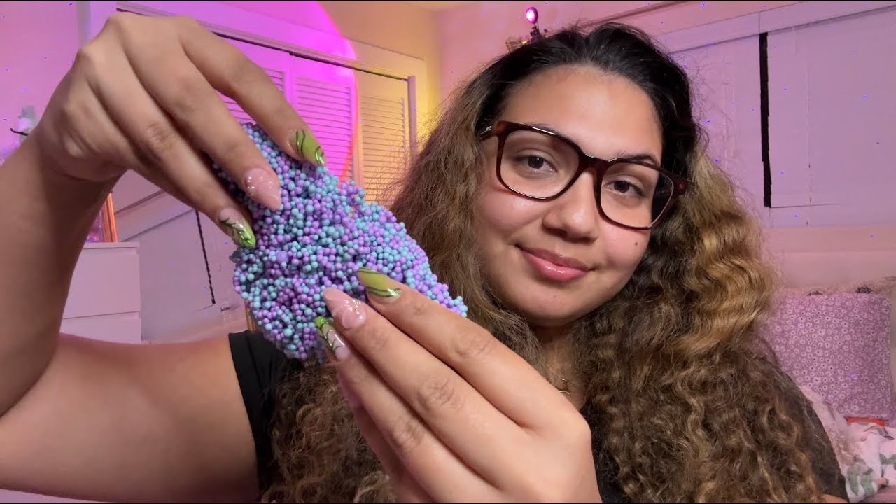 ASMR Fast Tapping with Mouth Sounds 👄👅