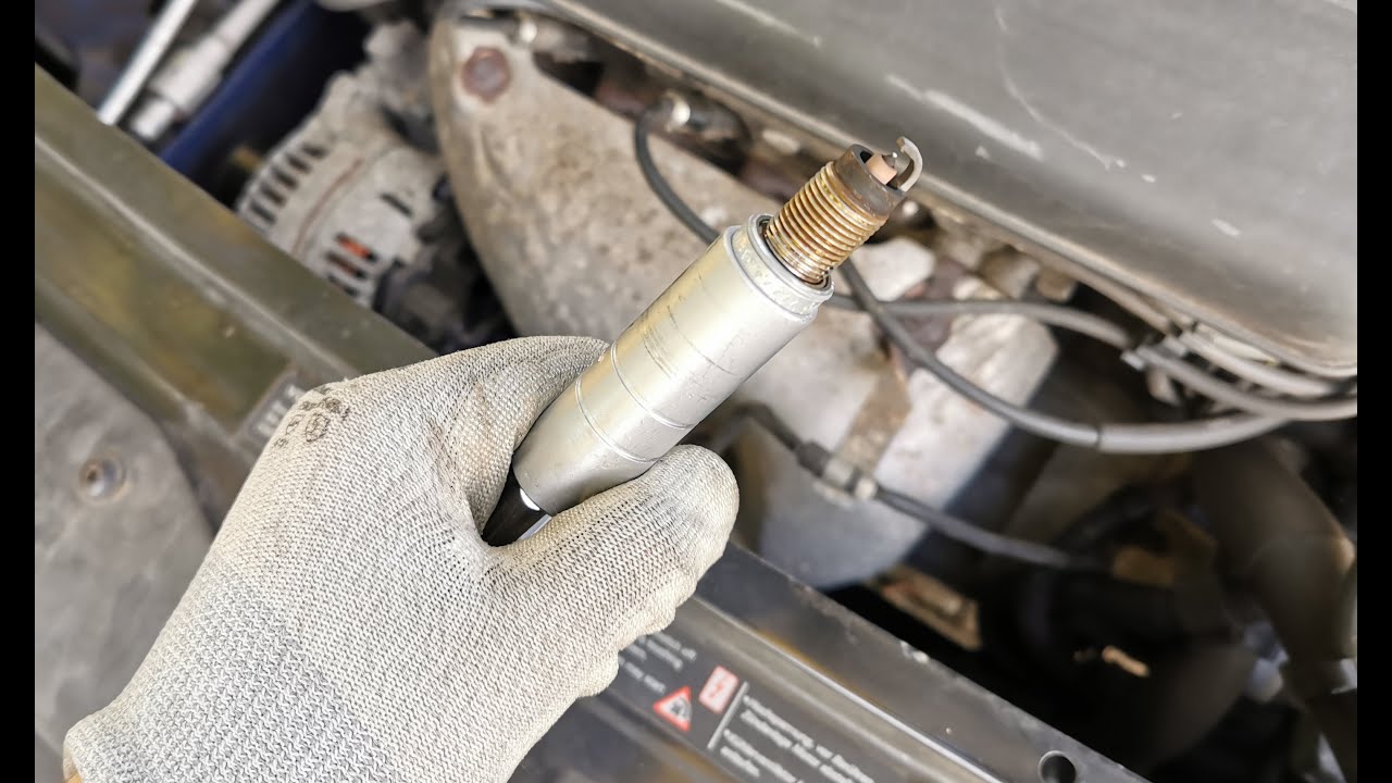 VW Fox Zündkerzen wechseln (change spark plugs)