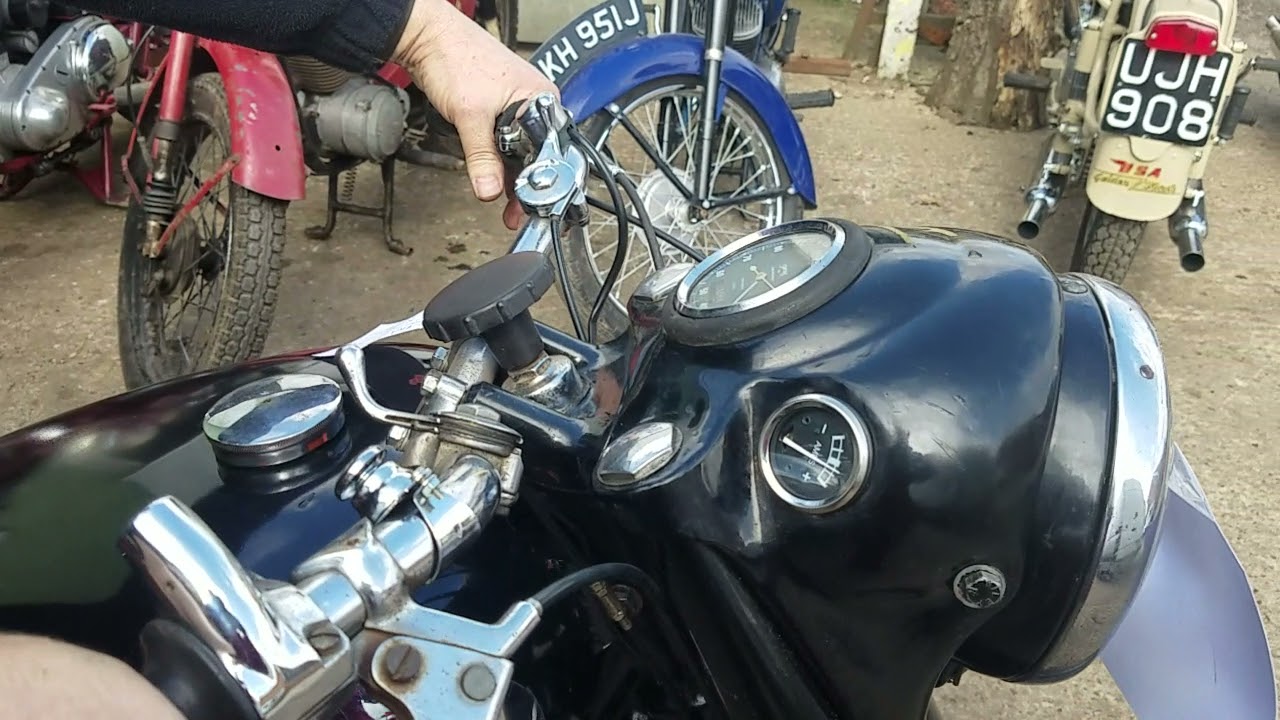 1953 BSA M33 500cc at Andy Tiernans #07696BSA