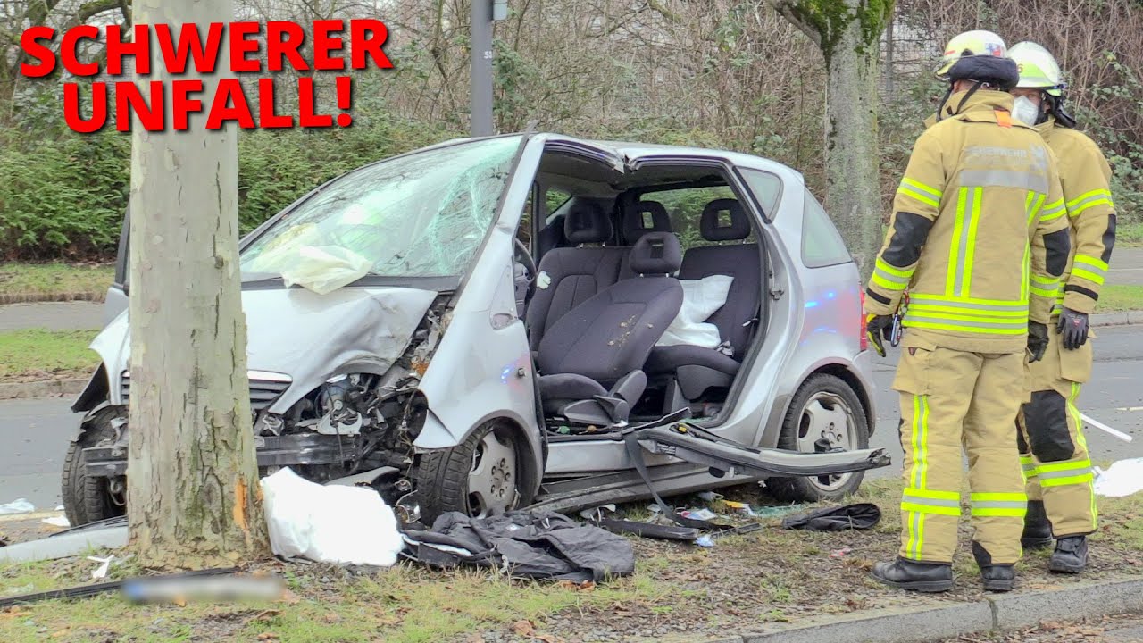 [SCHWERER UNFALL | PERSON EINGEKLEMMT!] - PKW krachte gegen Baum ~ Fahrerin durch Feuerwehr befreit