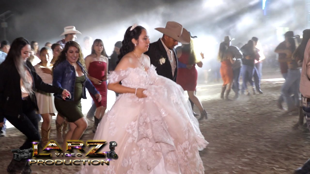 Que Bonito Bailan Los Novios Los Huapangos - Los Contrabandistas En Vivo Charco de Lobo Moctezuma