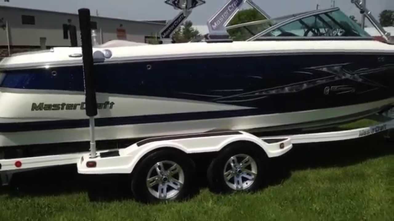 2007 MasterCraft X15- Navy Blue/ White/ Grey Walk Around