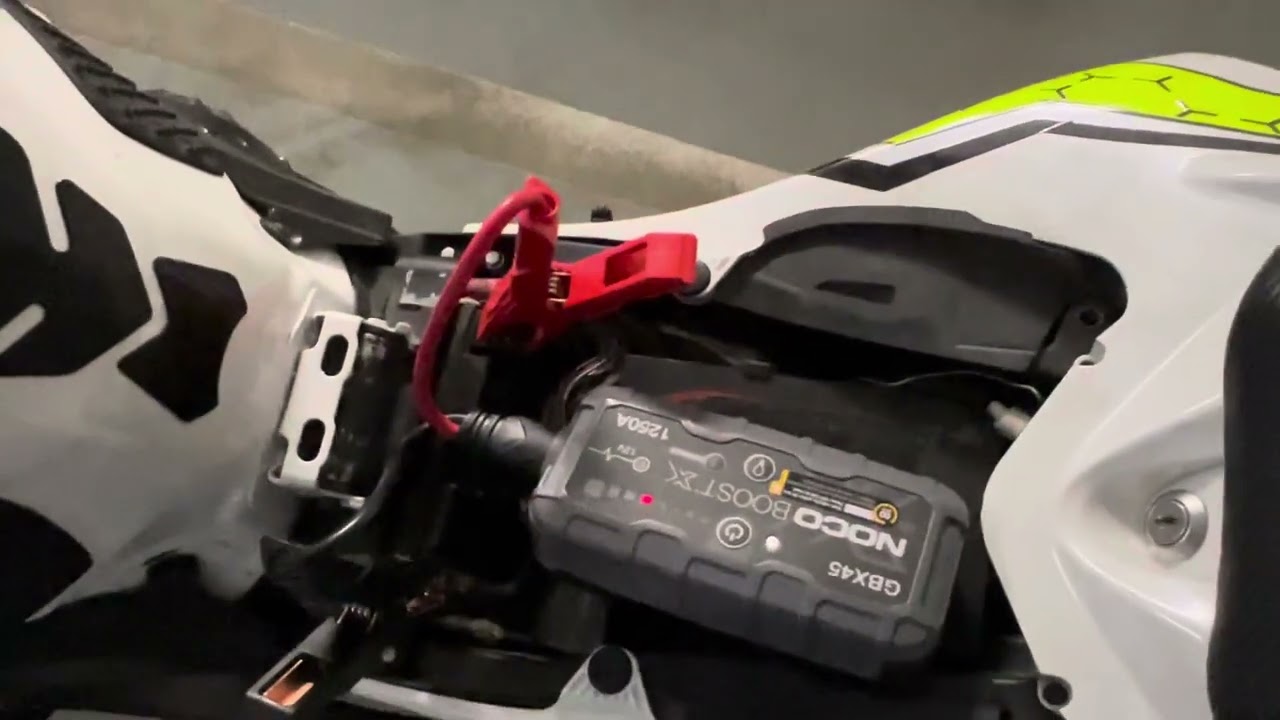 Noco Boost X gbx45 - Jump Start Motorcycle test