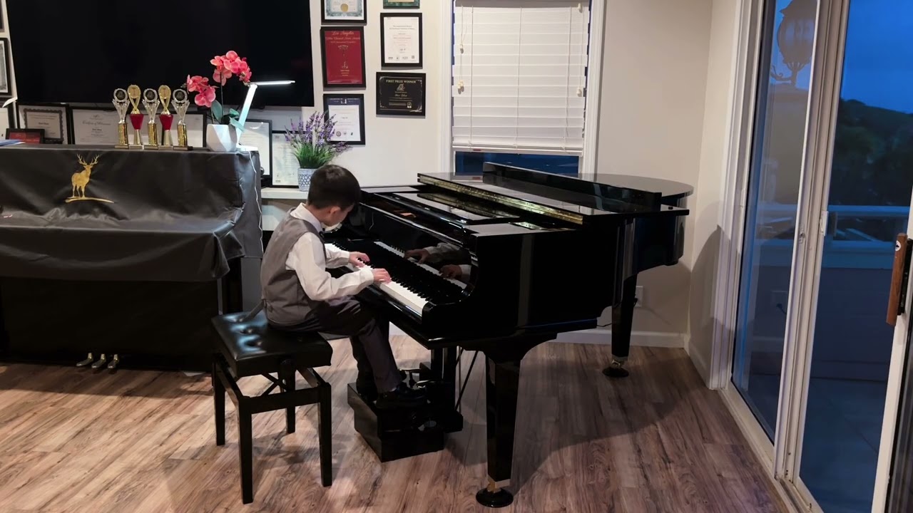 J.S.Bach Sarabande and Rondeaux by： Alan Wu