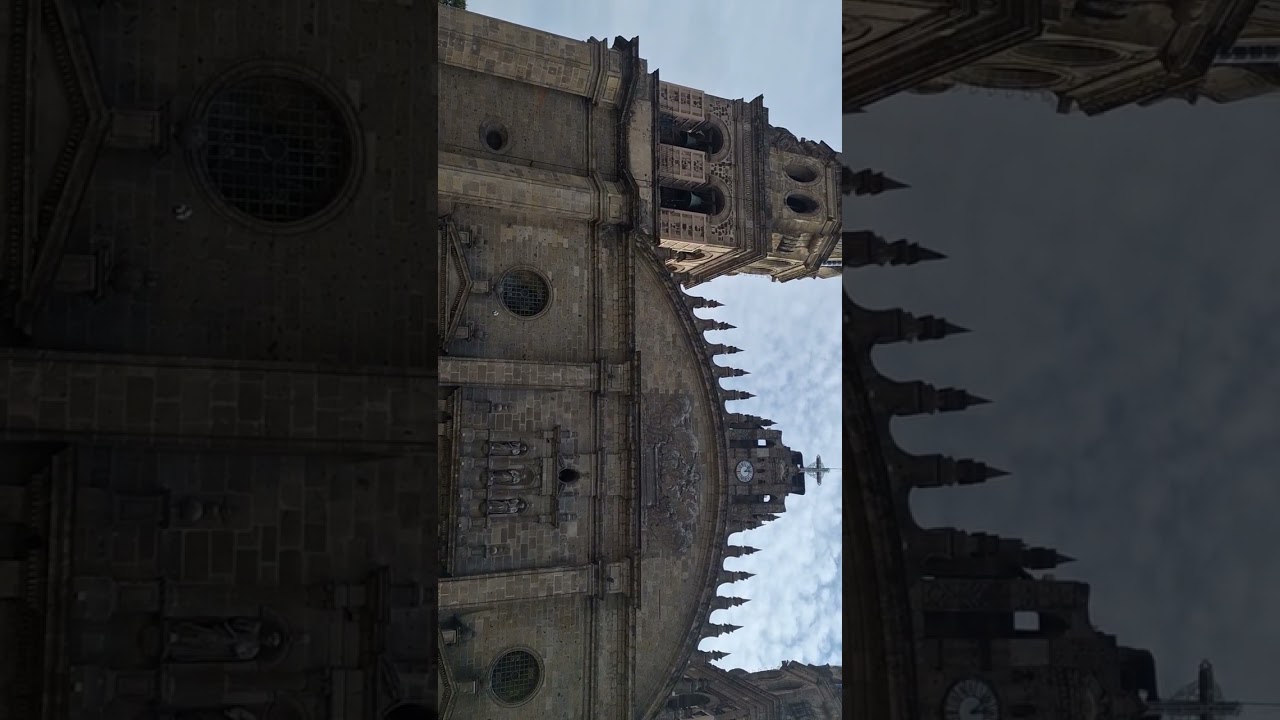 Repique de campanas en la catedral de guadalajara jal.