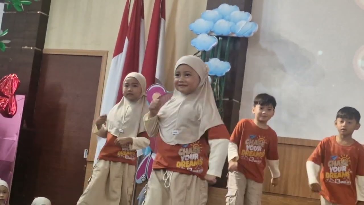 Bilingual perfomance Kaka Alea SDIT Fitrah Insani
