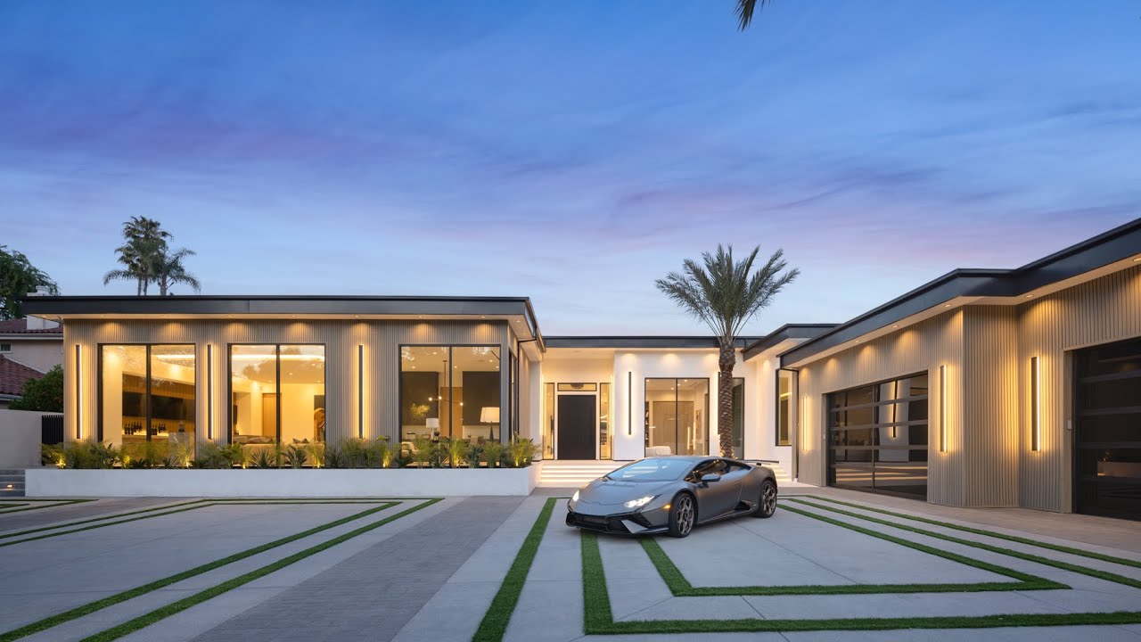 Zeev Perez Real Estate Presents:4640 Petit Ave, Encino, CA 91436. Single-story resort-inspired home.