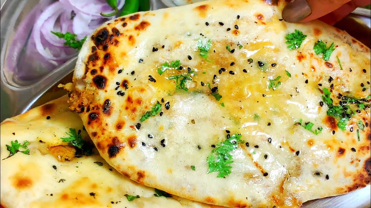 तंदूर जैसे आलू प्याज नान बनाये घर के तवे पर आसानी से | No Tandoor | No Yeast Aloo Pyaz Cheese Naan