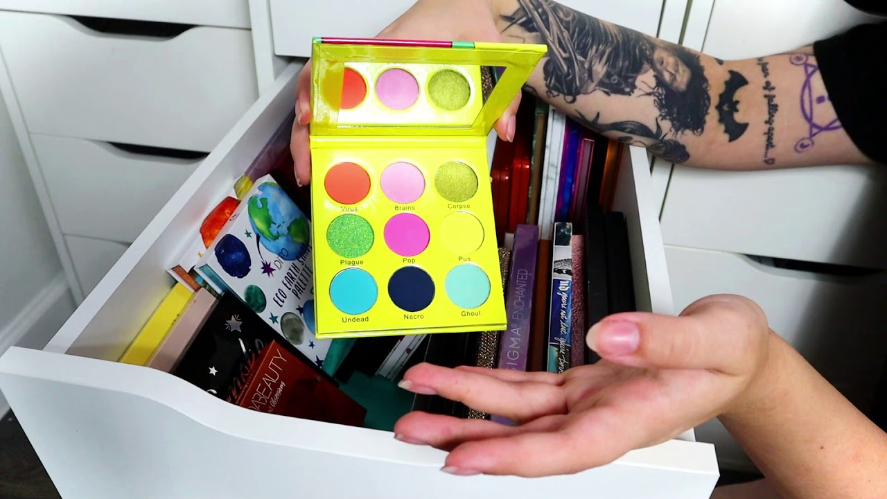 Makeup Collection Declutter #2 | Eyeshadow Palettes