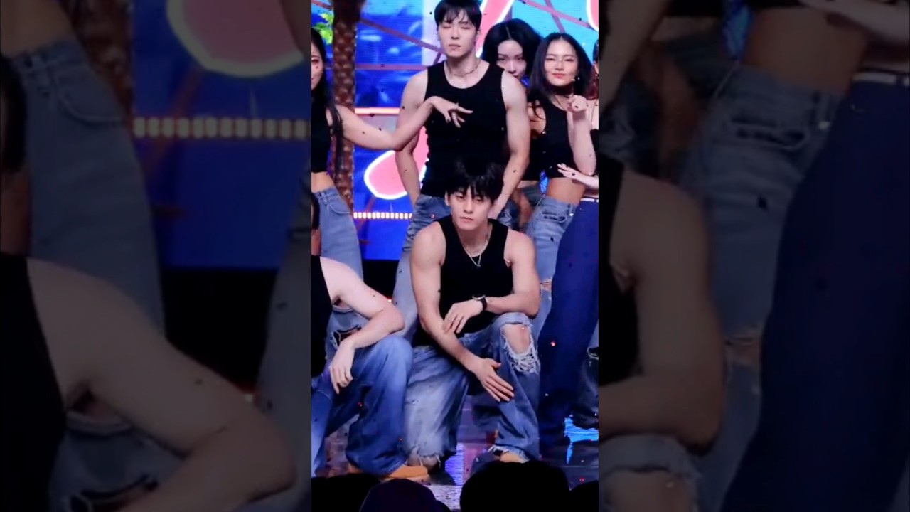 nayeon's backup dancer kinda....  #shorts #kpop #nayeon #twice #abcd #viral