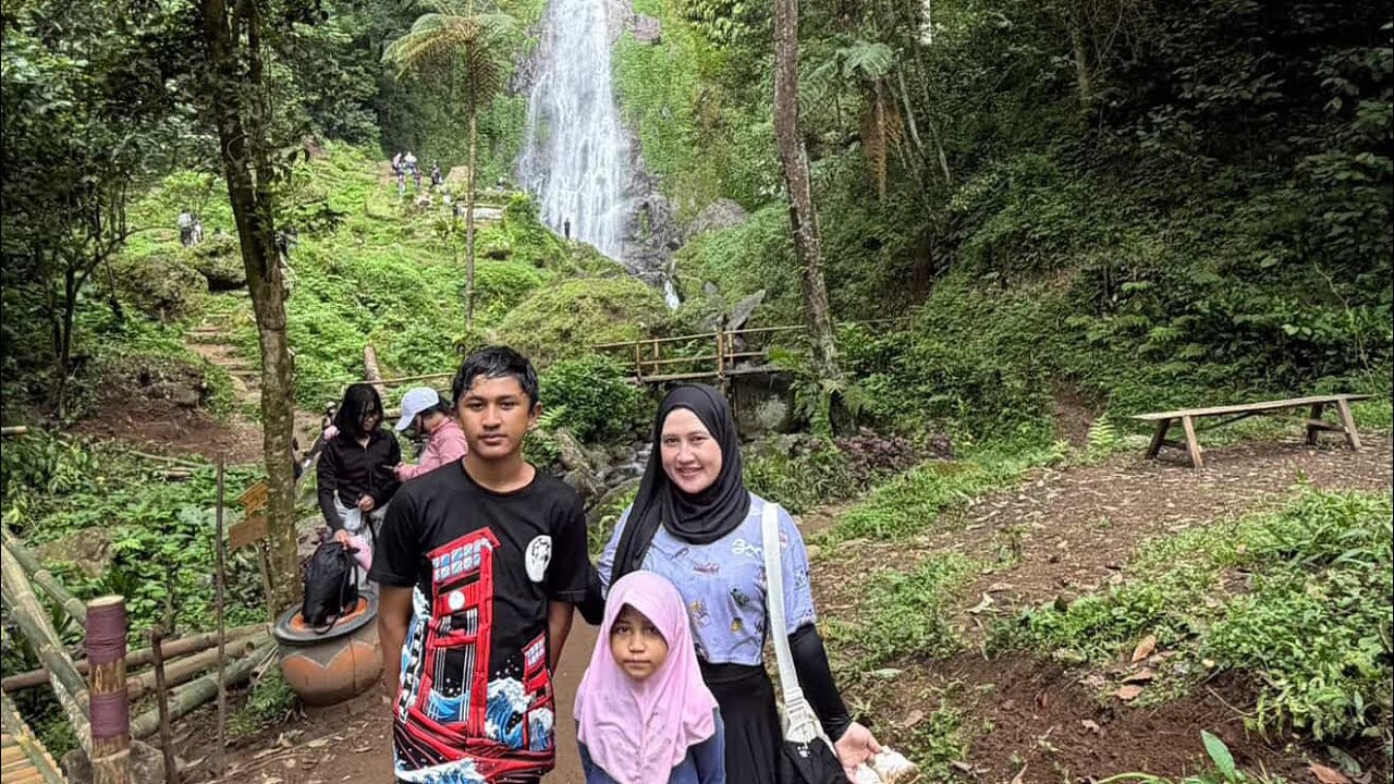 curug cibareubeuy