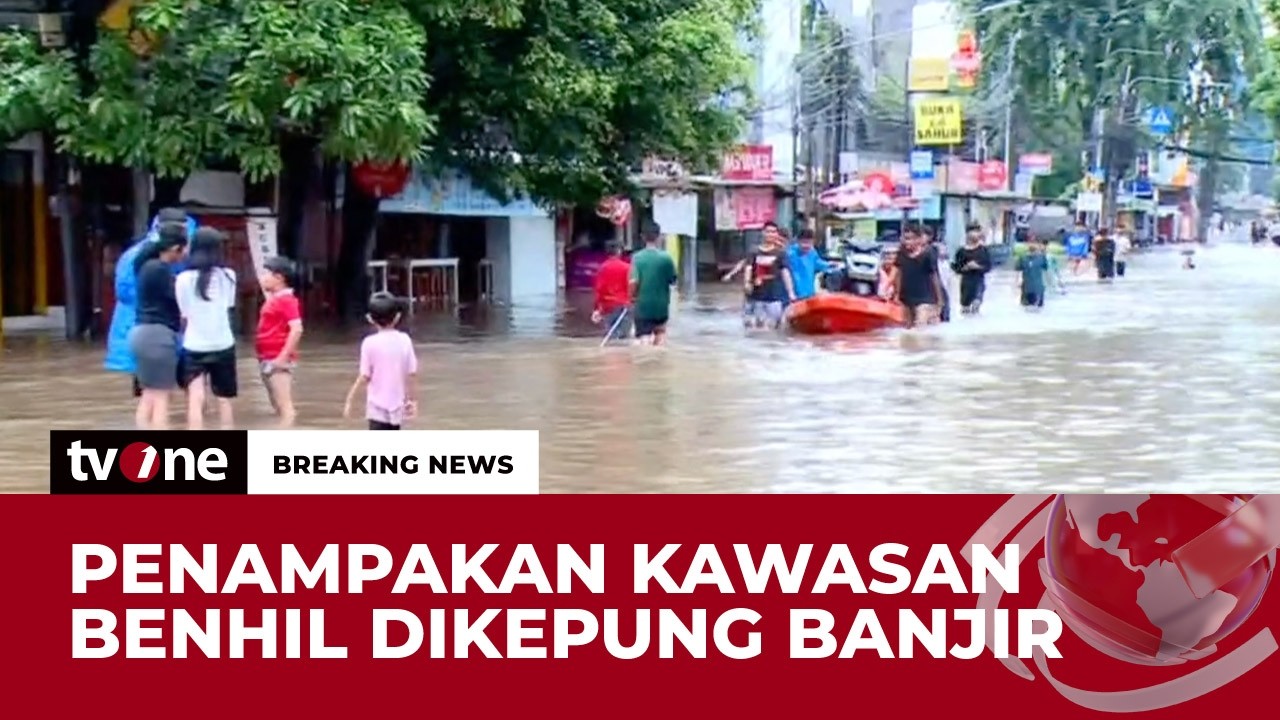 Banjir Selutut Orang Dewasa, Aktivitas Warga Benhil Dibantu Perahu Karet | Breaking News